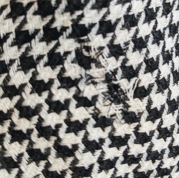 JANAVI Houndstooth Butterfly Merino Wool Blanket Scarf - Picture 4 of 11